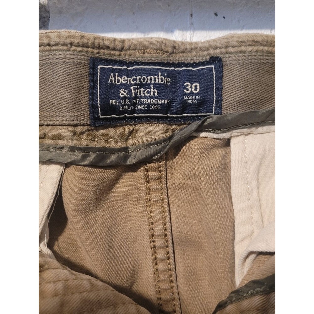 Abercrombie & Fitch Men's Classic Khaki Cargo Shorts - Size 30 - Picture 3 of 8